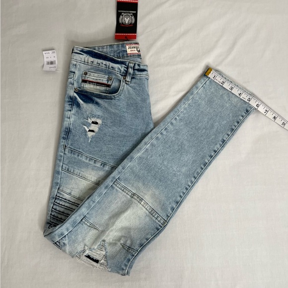 Akademiks Jeanius Level Men’s Jeans Distressed straight Legs denim Size 30X32 - Picture 8 of 8